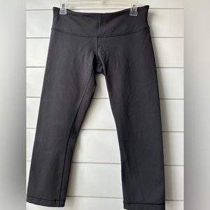 Lululemon Athletic Capris Black size 8